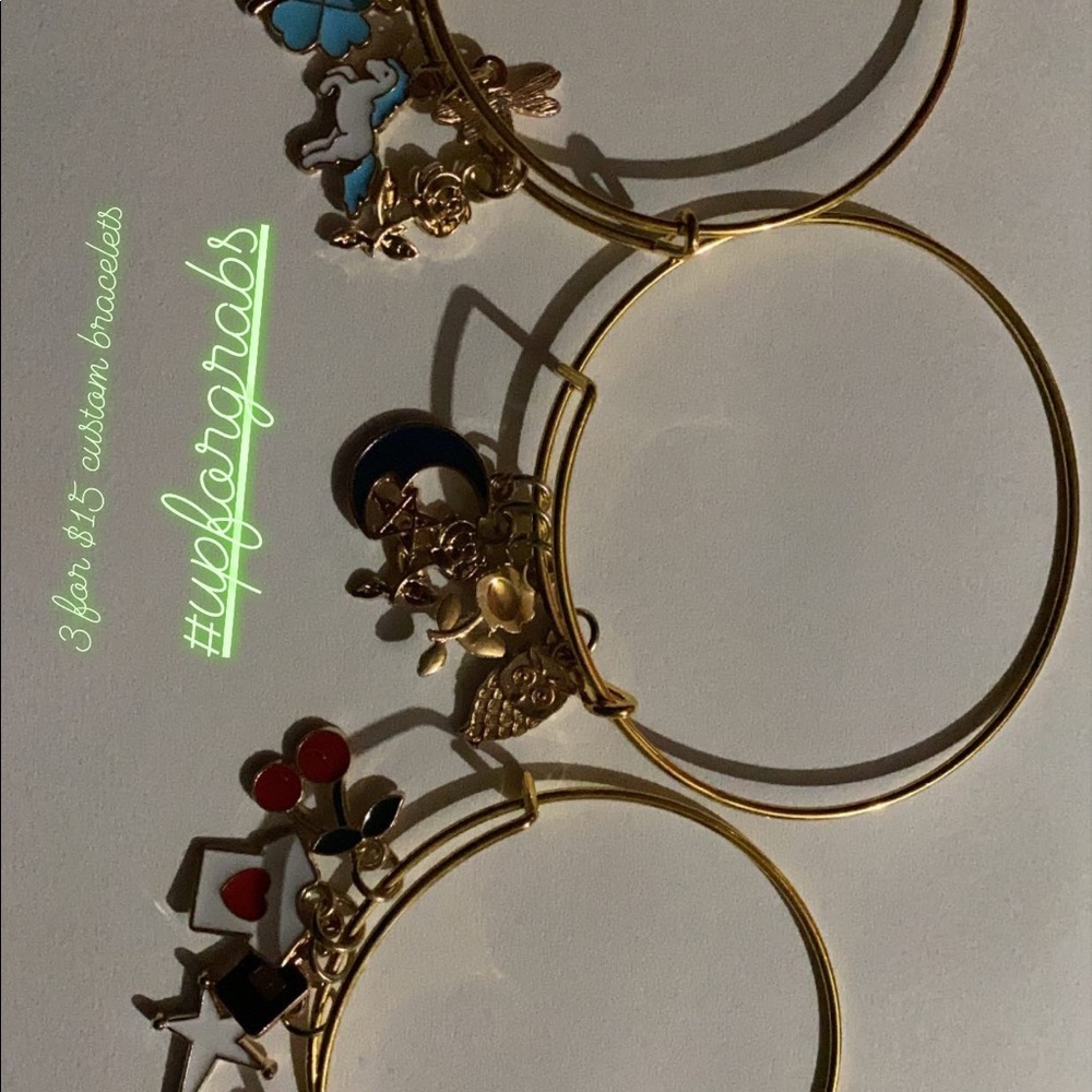 Bracelets - Picture 3 of 6